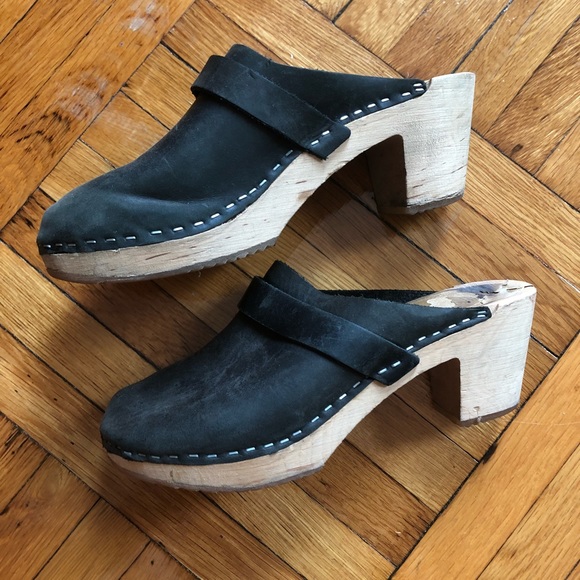 Shoes - Swedish heeled leather and wood clog